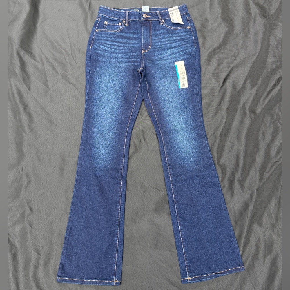No Boundaries Bootcut Stretch Jeans - Dark Wash